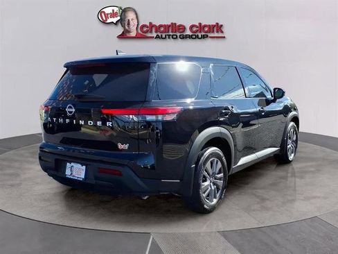 Certified 2025 Nissan Pathfinder S image 5