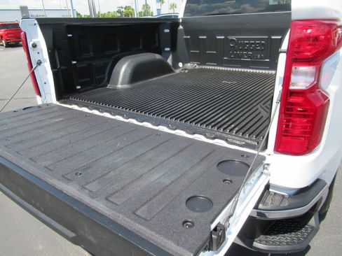 Certified 2026 Chevrolet Silverado 1500 LT AWD/4WD image 9