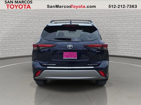 New 2026 Toyota Highlander Platinum AWD/4WD image 6
