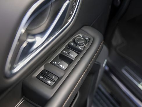 Used 2023 GMC Yukon XL AT4 AWD/4WD image 24