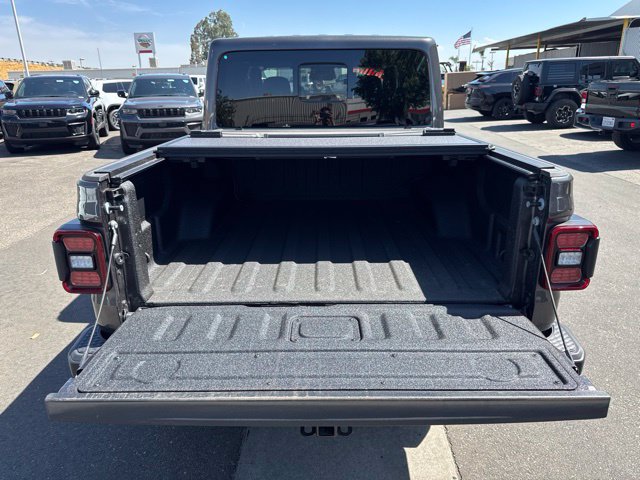 New 2026 Jeep Gladiator Mojave w/ Safety Group AWD/4WD image 5