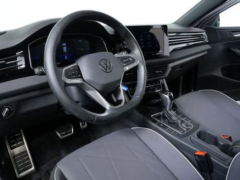 Certified 2025 Volkswagen Jetta Sport image 12