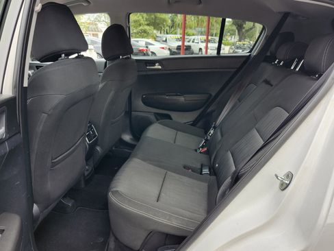 Used 2017 Kia Sportage LX image 5