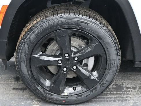 New 2026 Jeep Grand Cherokee L Limited image 37