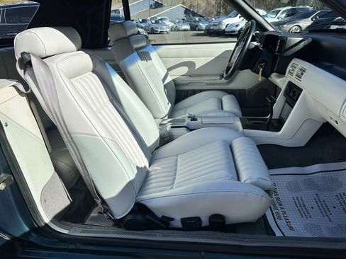 Used 1990 Ford Mustang LX image 25