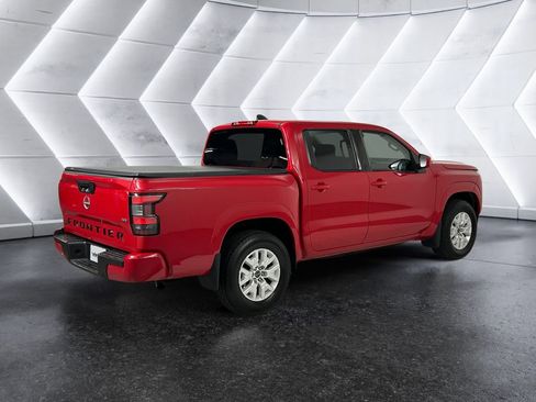 Used 2022 Nissan Frontier SV image 4