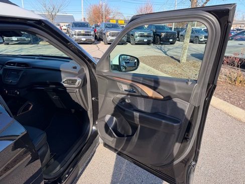 Used 2023 Chevrolet TrailBlazer ACTIV image 23