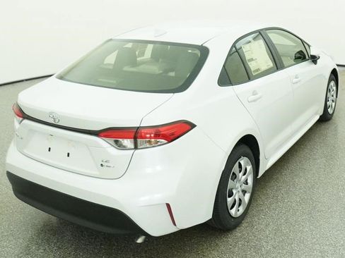 Used 2026 Toyota Corolla LE FWD image 11
