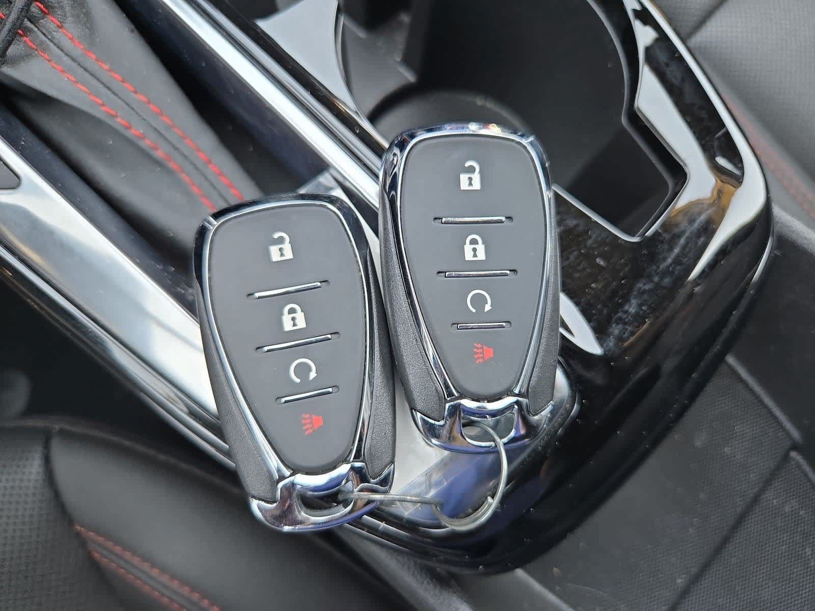Used 2024 Chevrolet Trax RS w/ Sunroof Package FWD image 33