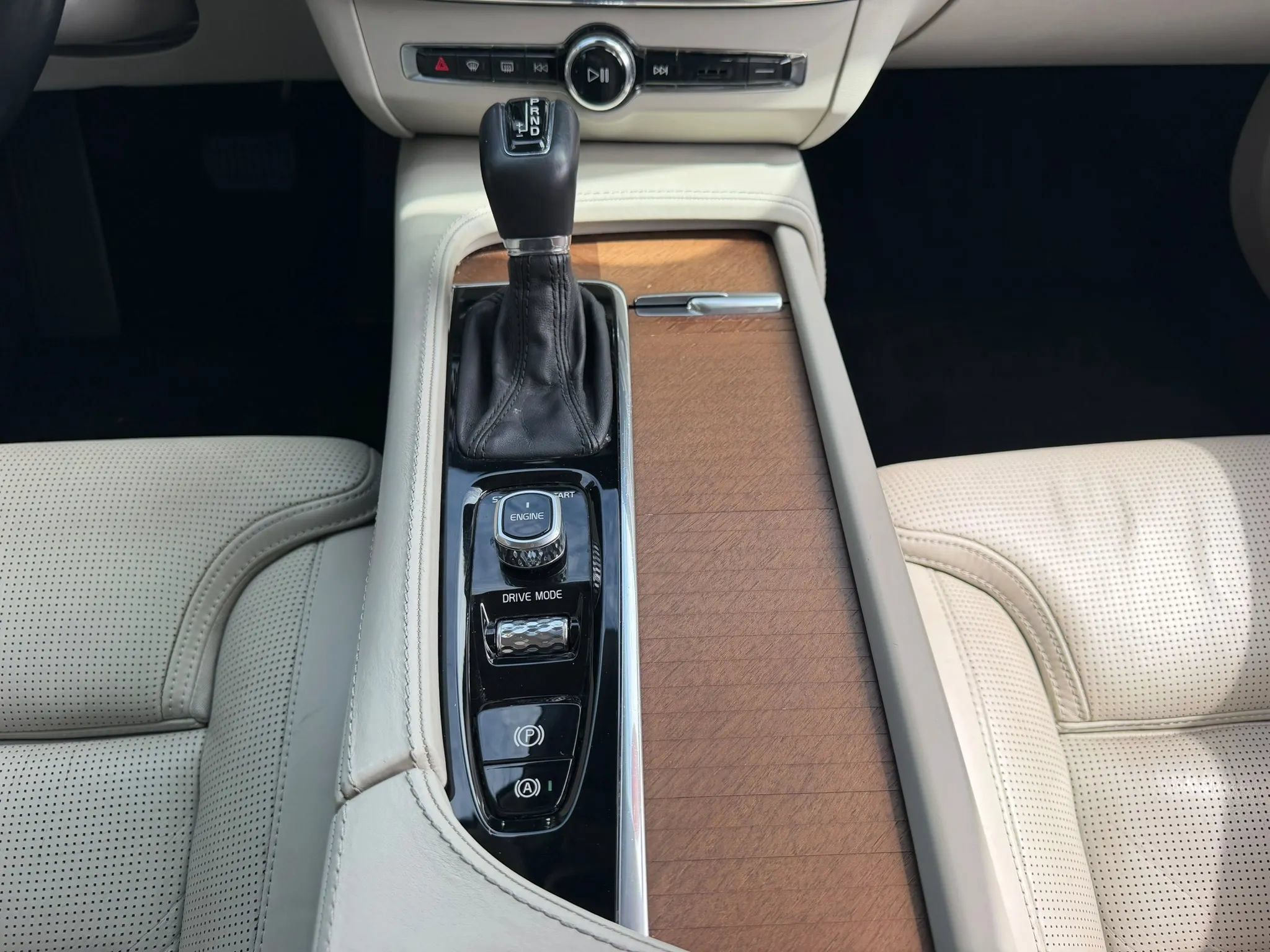 Used 2017 Volvo S90 T5 Inscription w/ Vision Package FWD image 14
