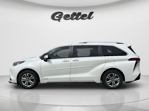 Used 2021 Toyota Sienna Platinum AWD/4WD image 8