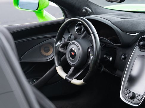 Used 2018 McLaren 570S image 48