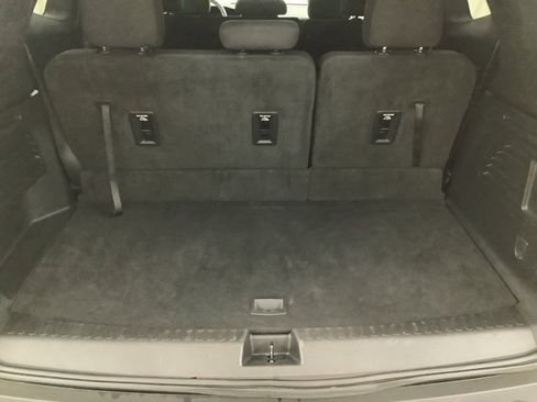 Used 2025 GMC Acadia Elevation image 8