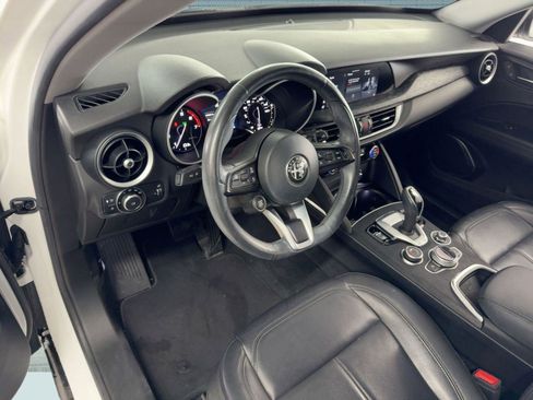 Used 2021 Alfa Romeo Stelvio Sprint w/ Nero Edizione image 4