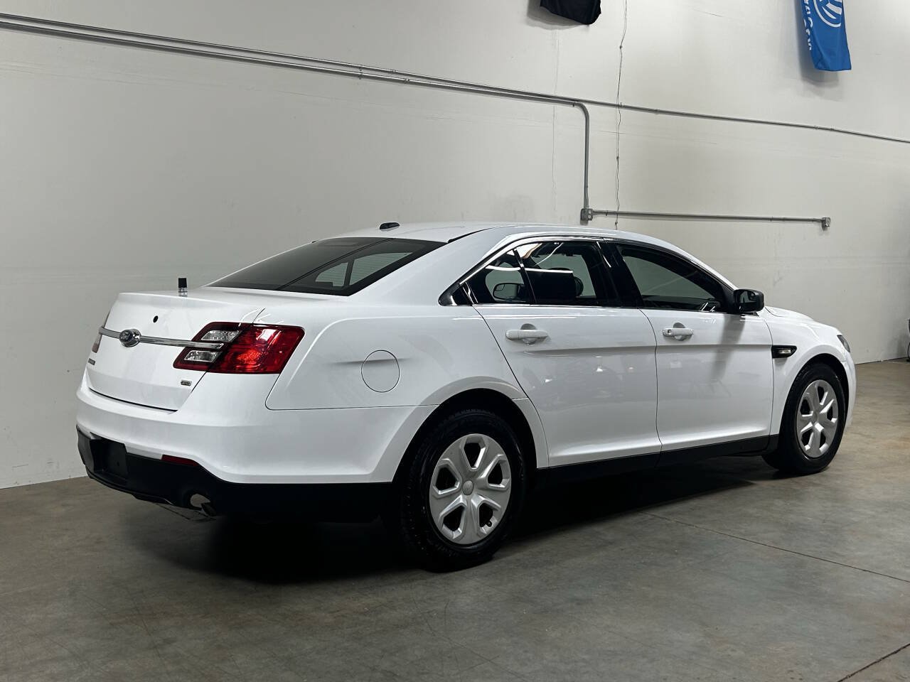 Used 2016 Ford Taurus Police Interceptor AWD image 6