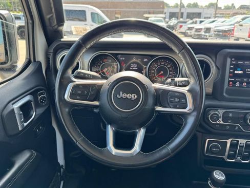 Used 2019 Jeep Wrangler Unlimited Sahara AWD/4WD image 12