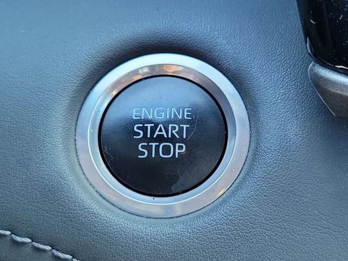 Used 2024 Toyota Highlander LE image 33