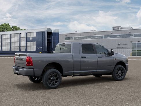 New 2026 RAM 2500 Laramie AWD/4WD image 4