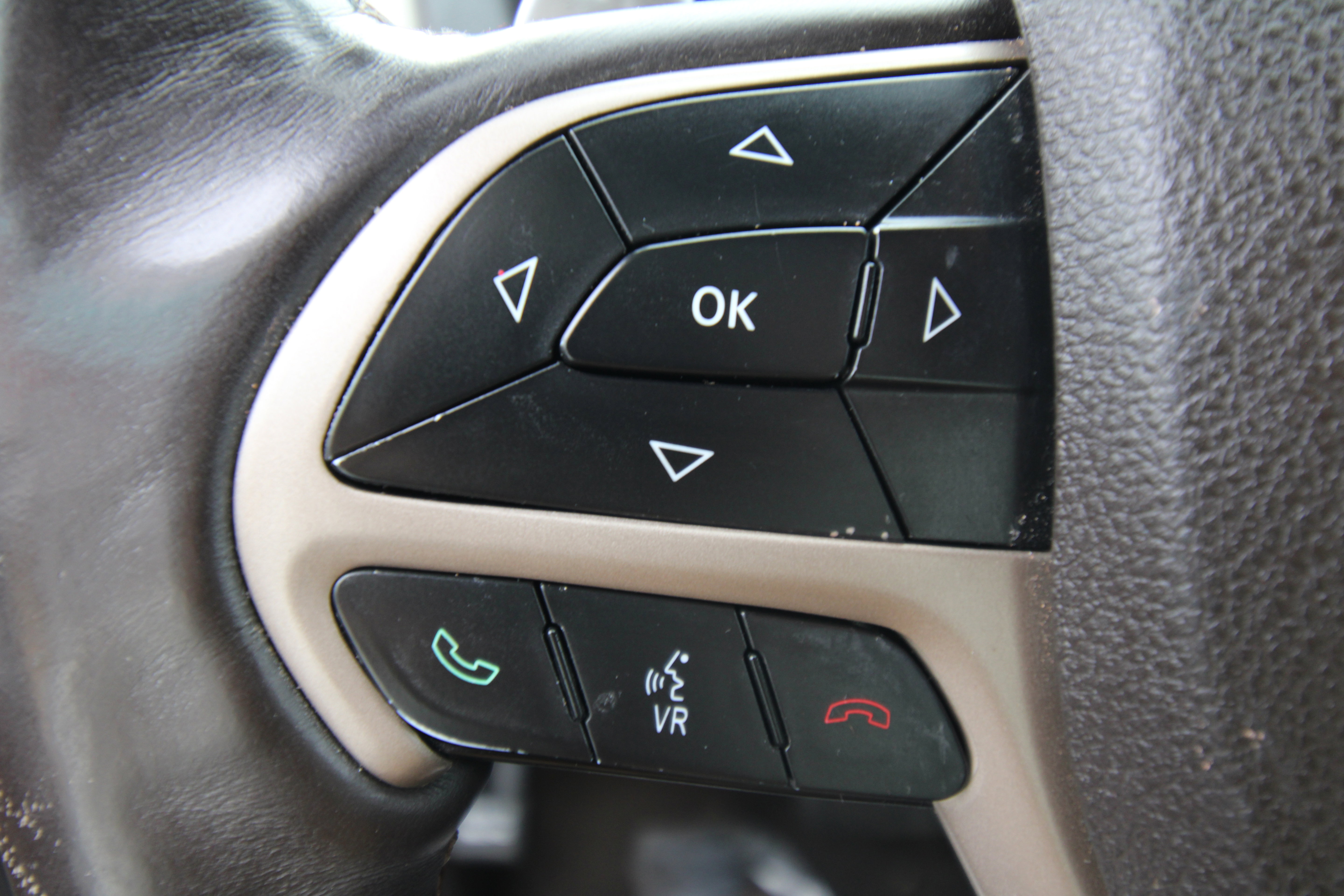 Used 2014 Jeep Grand Cherokee Summit AWD/4WD image 33