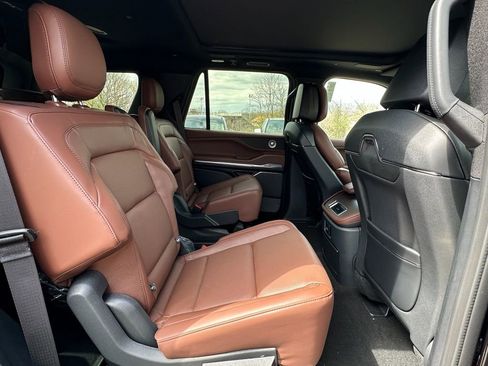New 2026 Lincoln Navigator Reserve AWD/4WD image 26