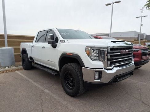 Used 2021 GMC Sierra 2500 SLT w/ SLT Preferred Package image 4