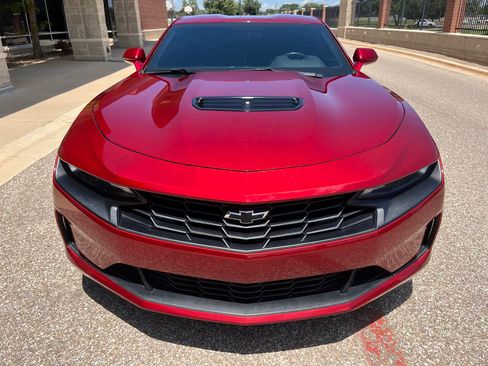 Used 2022 Chevrolet Camaro LT RWD image 8