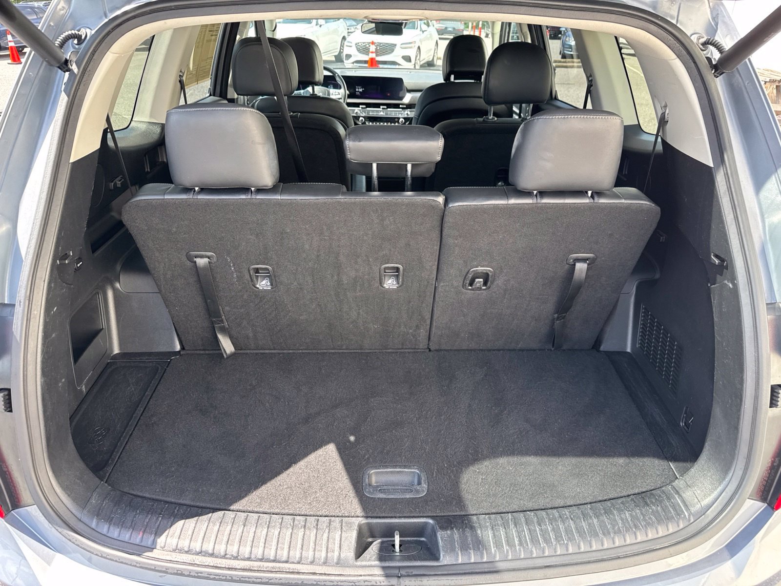 Used 2025 Kia Telluride S FWD image 12