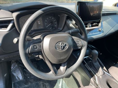 Used 2025 Toyota Corolla LE image 25