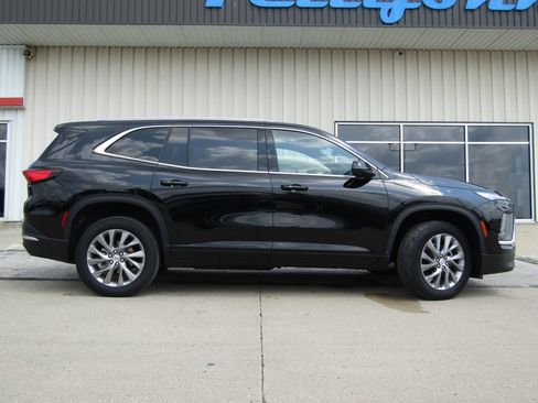 Used 2026 Buick Enclave Preferred AWD/4WD image 2