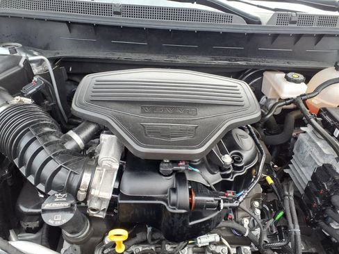 Used 2024 Cadillac XT6 Premium Luxury w/ LPO, Floor Liner Package FWD image 34