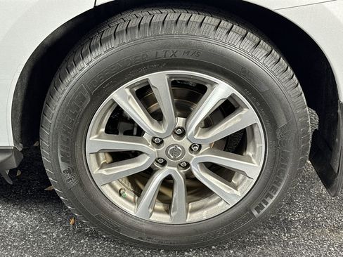 Used 2016 Nissan Pathfinder SL w/ SL Tech Package image 14