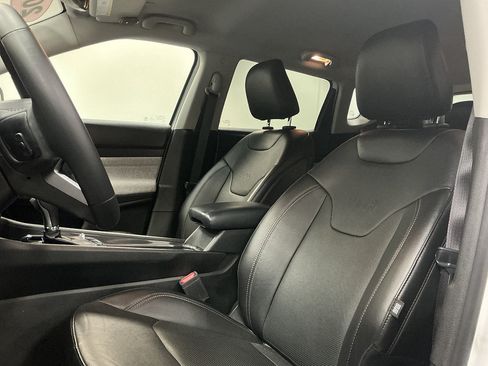 Used 2022 Jeep Compass Latitude AWD/4WD image 9