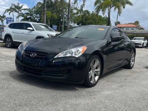 Used 2010 Hyundai Genesis 2.0T RWD image 1
