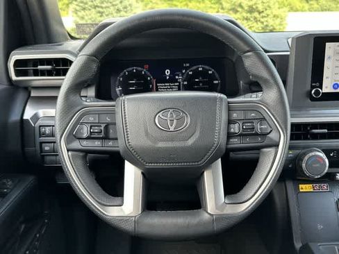 Used 2025 Toyota 4Runner TRD Off-Road AWD/4WD image 7