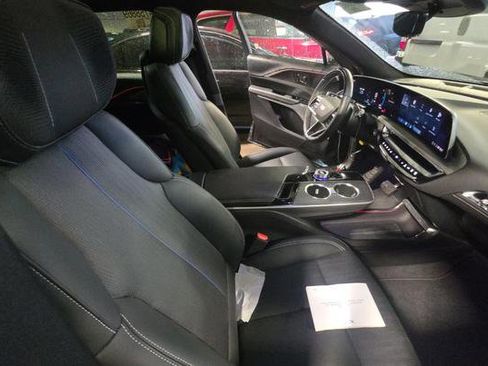 Used 2024 Cadillac Lyriq Sport AWD/4WD image 6