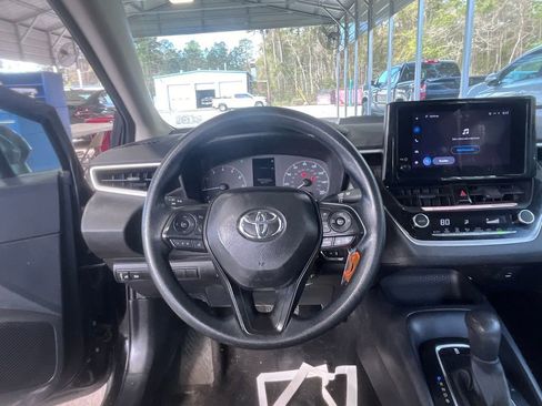 Used 2025 Toyota Corolla LE image 8