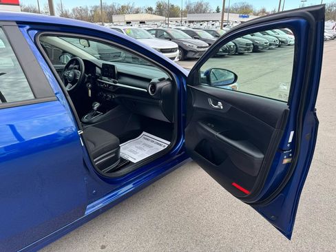 Used 2021 Kia Forte LXS FWD image 9