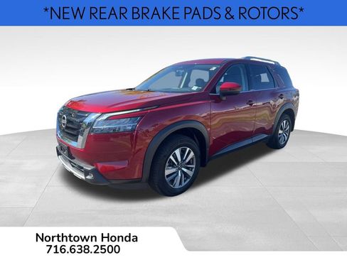 Used 2022 Nissan Pathfinder SL image 3