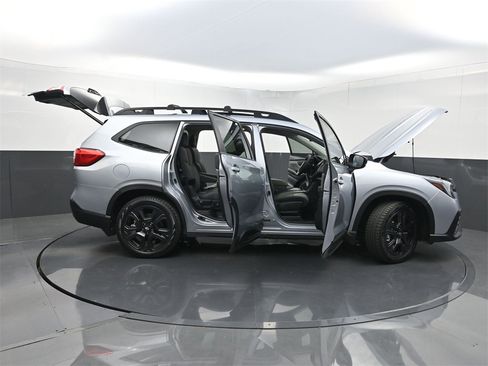 Used 2024 Subaru Ascent Onyx Edition image 37