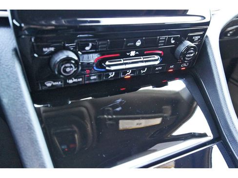 Used 2025 Jeep Grand Cherokee Altitude image 26