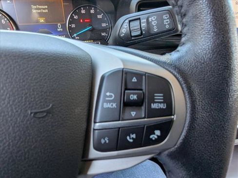 Used 2021 Ford Explorer XLT image 10