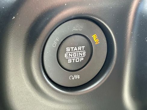 Used 2021 Jeep Wrangler Sport AWD/4WD image 22