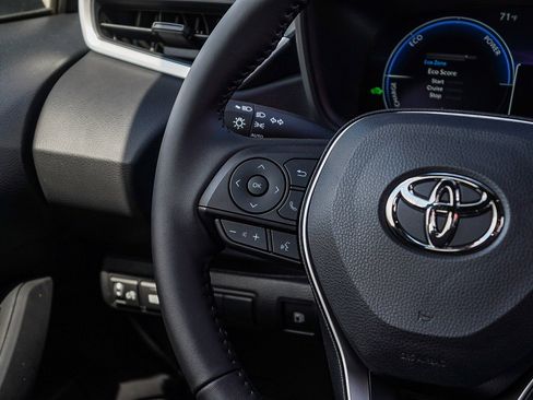 Used 2026 Toyota Corolla SE w/ SE Premium Package FWD image 17