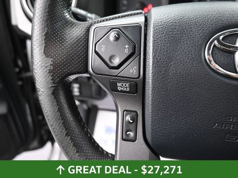 Used 2016 Toyota Tacoma TRD Sport w/ Towing Package AWD/4WD image 32