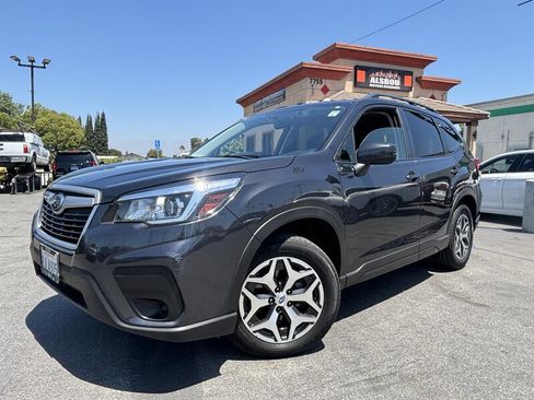 Used 2019 Subaru Forester Premium AWD/4WD image 2