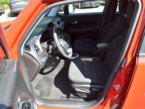 Used 2022 Jeep Renegade Latitude image 16