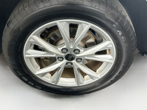 Used 2025 Audi Q3 2.0T Premium AWD/4WD image 11