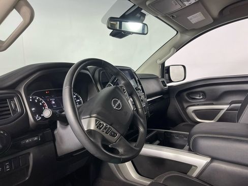 Used 2024 Nissan Titan SV w/ SV Convenience Package image 15
