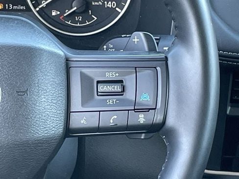 Used 2025 Nissan Rogue SV FWD image 13