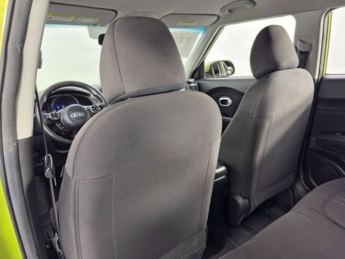 Used 2018 Kia Soul Base image 25